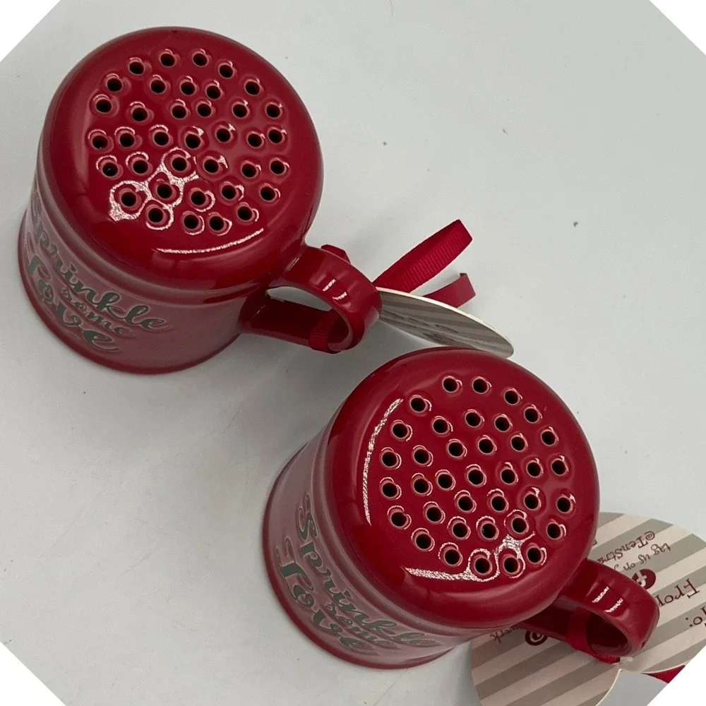 10 Strawberry Street Sprinkle Some Love Shakers OS Red Brand New Mug Style Set
